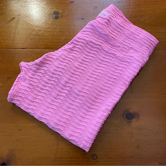 Booty by Brabants Bright Pink Crocodile Skin Leggings Textured Stretch Workout - Picture 15 of 15